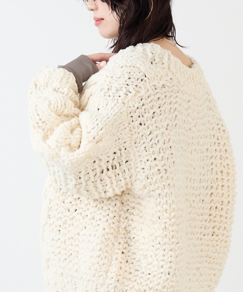 MICA&DEAL（マイカ＆ディール）の「【IRONING】ケーブルニットカーディガン-cable rough cardigan（ニット/セーター・レディース・ホワイト/ダークネイビー・FREE）」の7枚目の写真