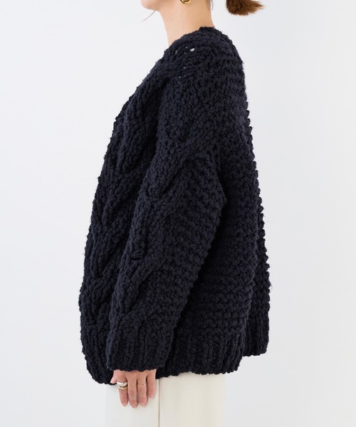 MICA&DEAL（マイカ＆ディール）の「【IRONING】ケーブルニットカーディガン-cable rough cardigan（ニット/セーター・レディース・ホワイト/ダークネイビー・FREE）」の16枚目の写真