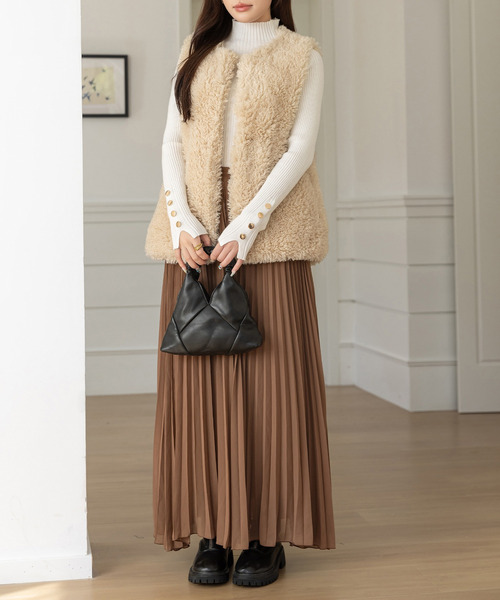 DAY CLOSET(デイ クローゼット)の「【袖コンシャスな美リブニット】長袖スリットゴールドボタンハイネックニットトップス レディース(ニット/セーター・レディース・ベージュ/ブラウン/ピンクベージュ/ホワイト/ブラック/アイボリー・FREE)」の14枚目の写真