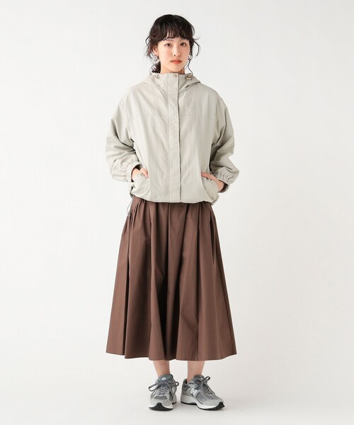 BEAMS HEART（ビームスハート）の「フーディー ライト ブルゾン（ブルゾン・レディース・ベージュ/ライトグレー/ブラック・SMALL/MEDIUM）」の4枚目の写真