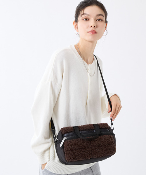 LeSportsac(レスポートサック)の「PUFFY MINI DUFFEL ダークチョコレートシェルパ(ショルダーバッグ・レディース・ブラウン・FREE)」の1枚目の写真