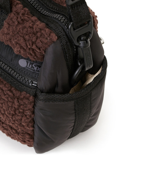 LeSportsac(レスポートサック)の「PUFFY MINI DUFFEL ダークチョコレートシェルパ(ショルダーバッグ・レディース・ブラウン・FREE)」の8枚目の写真