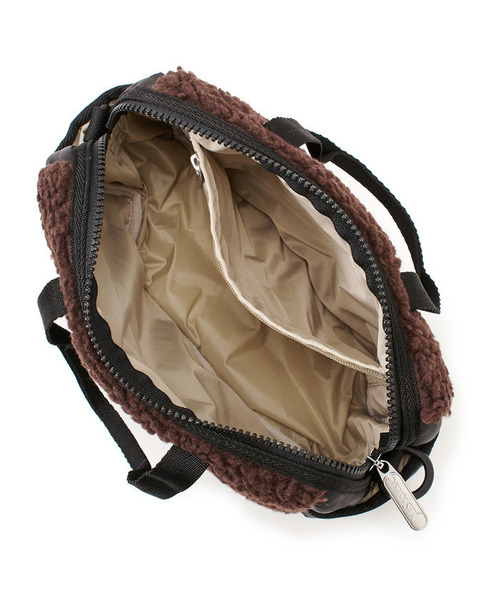 LeSportsac(レスポートサック)の「PUFFY MINI DUFFEL ダークチョコレートシェルパ(ショルダーバッグ・レディース・ブラウン・FREE)」の10枚目の写真