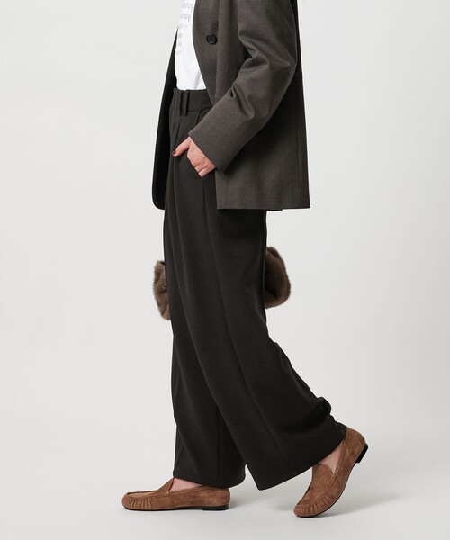 BEAUTY&YOUTH UNITED ARROWS（ビューティーアンドユースユナイテッドアローズ）の「【WEB限定 Wardrobe DAILY MINIMAL】ウールライク ランダムタック ワイドパンツ ウォッシャブル（スラックス・レディース・ブラック/グレー系/モカ・S/M/L）」の5枚目の写真