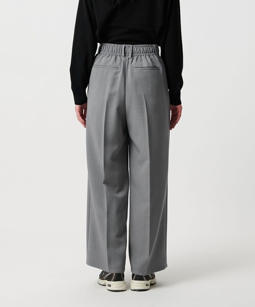 BEAUTY&YOUTH UNITED ARROWS（ビューティーアンドユースユナイテッドアローズ）の「【WEB限定 Wardrobe DAILY MINIMAL】ウールライク ランダムタック ワイドパンツ ウォッシャブル（スラックス・レディース・ブラック/グレー系/モカ・S/M/L）」の16枚目の写真