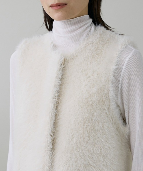 INED（イネド）の「1/5 LALA フェザーヤーンニットジレ（ベスト・レディース・オフホワイト/チャコールグレー・9号）」の13枚目の写真