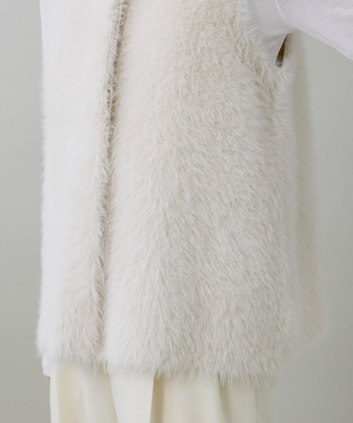 INED（イネド）の「1/5 LALA フェザーヤーンニットジレ（ベスト・レディース・オフホワイト/チャコールグレー・9号）」の14枚目の写真
