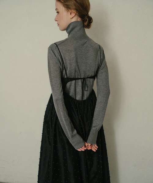 LE CIEL BLEU(ルシェルブルー)の「ハイゲージタートルネックニット / High-Gauge Turtleneck Knit(ニット/セーター・レディース・グレー/ブラック/ネイビー/ホワイト/グリーン/ブラウン・36)」の3枚目の写真
