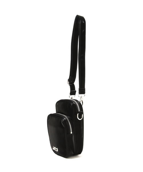 YIE YIE(イエイエ)の「YIE YIE/イエイエ/LUKE CROSSBODY BAG(ボディバッグ/ウエストポーチ・レディース・シルバー/ブラック・F)」の1枚目の写真