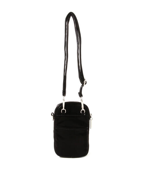 YIE YIE(イエイエ)の「YIE YIE/イエイエ/LUKE CROSSBODY BAG(ボディバッグ/ウエストポーチ・レディース・シルバー/ブラック・F)」の4枚目の写真