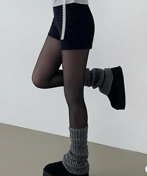 VIVID LADY(ビビッドレディー)の「リブニット タイトフィット ショートパンツ(その他パンツ・レディース・ブラック/ベージュ/チャコールグレー・FREE)」の14枚目の写真
