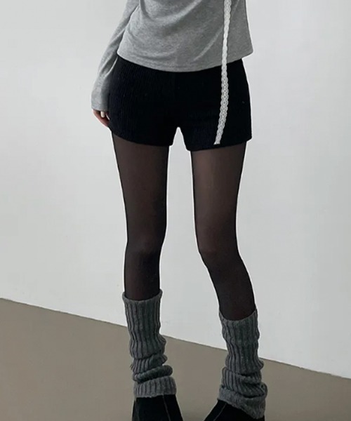 VIVID LADY(ビビッドレディー)の「リブニット タイトフィット ショートパンツ(その他パンツ・レディース・ブラック/ベージュ/チャコールグレー・FREE)」の15枚目の写真