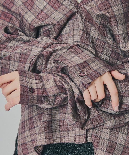 REDYAZEL（レディアゼル）の「マルチウェイオフショルチェックシャツ×タンクトップ（シャツ/ブラウス・レディース・ブラウン/グレー/ネイビー・FREE）」の17枚目の写真