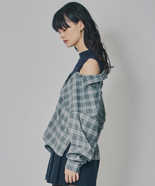 REDYAZEL（レディアゼル）の「マルチウェイオフショルチェックシャツ×タンクトップ（シャツ/ブラウス・レディース・ブラウン/グレー/ネイビー・FREE）」の22枚目の写真