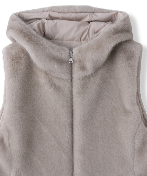 LAUTREAMONT（ロートレアモン）の「リバーシブルファーフーディベスト（その他アウター・レディース・ブラック/ベージュ・9号）」の5枚目の写真