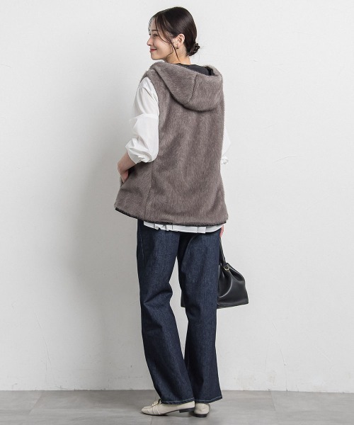 LAUTREAMONT（ロートレアモン）の「リバーシブルファーフーディベスト（その他アウター・レディース・ブラック/ベージュ・9号）」の16枚目の写真