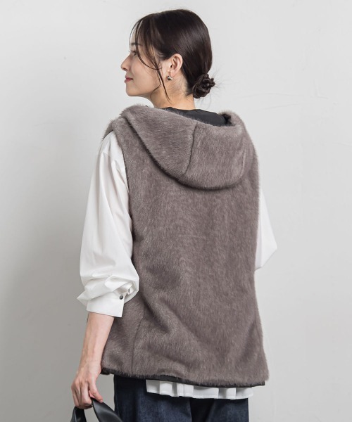 LAUTREAMONT（ロートレアモン）の「リバーシブルファーフーディベスト（その他アウター・レディース・ブラック/ベージュ・9号）」の13枚目の写真