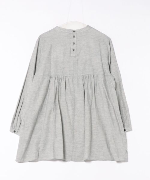 SUPER HAKKA（スーパーハッカ）の「コットンビエラ先染めシャンブレービッグポピーブーケ刺繍チュニックブラウス（シャツ/ブラウス・レディース・杢グレー/ブラウン・FREE）」の3枚目の写真