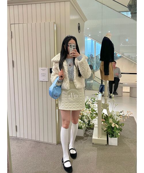 AVANDRESS（アバンドレス ）の「Emilie Fur Jacket IVORY（ムートンコート・レディース・その他・MEDIUM/SMALL）」の8枚目の写真