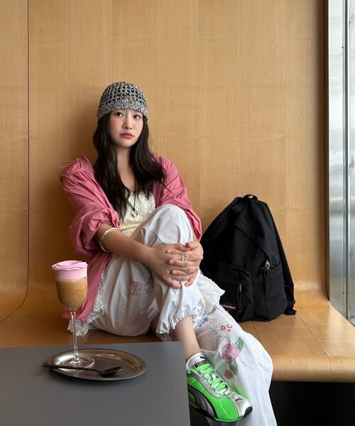 SINOON(シヌーン)の「Shirring Hoodie Windbreaker (Rose)(ナイロンジャケット・レディース・ピンク・FREE)」の5枚目の写真