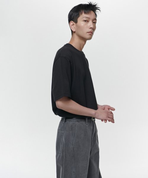 MUSINSA STANDARD（ムシンサスタンダード）の「ツイストセミバルーンデニムパンツ[グレー]（デニムパンツ・メンズ・その他・30/31/33/26/27/28/40/38/42/36/34/32/29）」の3枚目の写真