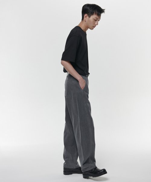 MUSINSA STANDARD（ムシンサスタンダード）の「ツイストセミバルーンデニムパンツ[グレー]（デニムパンツ・メンズ・その他・30/31/33/26/27/28/40/38/42/36/34/32/29）」の4枚目の写真