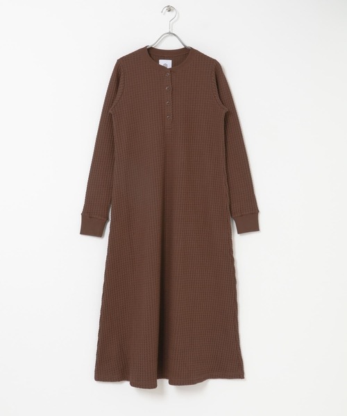 THE GOODLAND MARKET（ザグッドランドマーケット）の「SEAGREEN　BIG WAFFLE HENRY NECK ONEPIECE（ワンピース・レディース・ネイビー/ブラウン/アイボリー・1）」の3枚目の写真