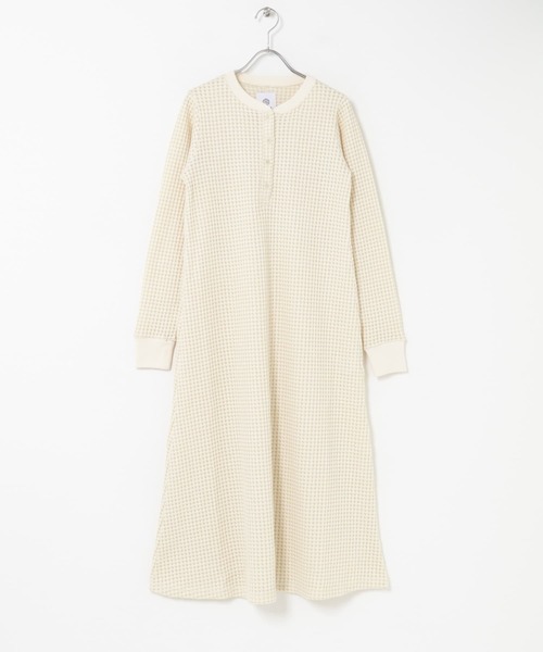 THE GOODLAND MARKET（ザグッドランドマーケット）の「SEAGREEN　BIG WAFFLE HENRY NECK ONEPIECE（ワンピース・レディース・ネイビー/ブラウン/アイボリー・1）」の2枚目の写真
