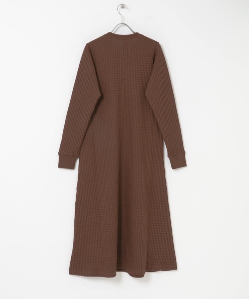 THE GOODLAND MARKET（ザグッドランドマーケット）の「SEAGREEN　BIG WAFFLE HENRY NECK ONEPIECE（ワンピース・レディース・ネイビー/ブラウン/アイボリー・1）」の10枚目の写真