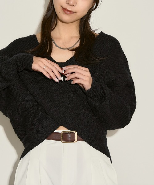 H.TOKYO(エイチトウキョウ)の「フロントクロスVネックカシュクールニット(ニット/セーター・レディース・ベージュ/ブラウン/ブラック・FREE)」の2枚目の写真