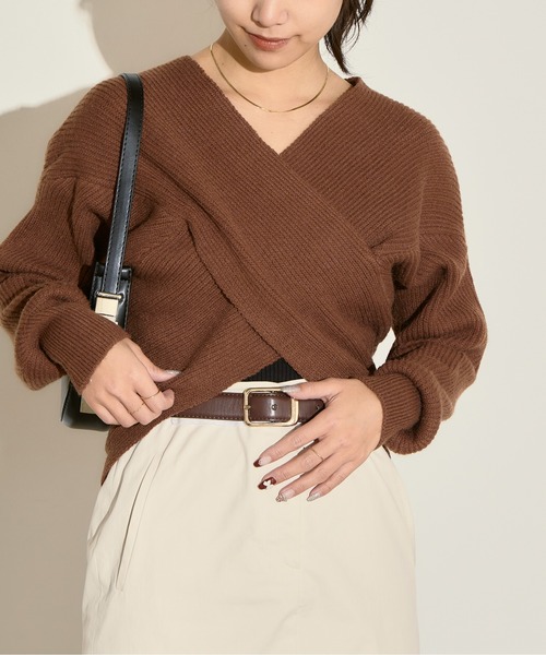H.TOKYO(エイチトウキョウ)の「フロントクロスVネックカシュクールニット(ニット/セーター・レディース・ベージュ/ブラウン/ブラック・FREE)」の8枚目の写真