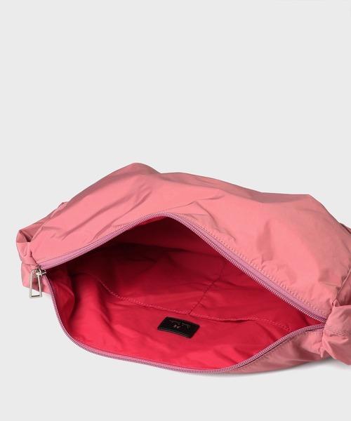 Paul Smith（ポールスミス）の「PSパッファー ショルダーバッグ / 555428 WB180S（ショルダーバッグ・レディース・ローズ/ブラック・FREE）」の4枚目の写真