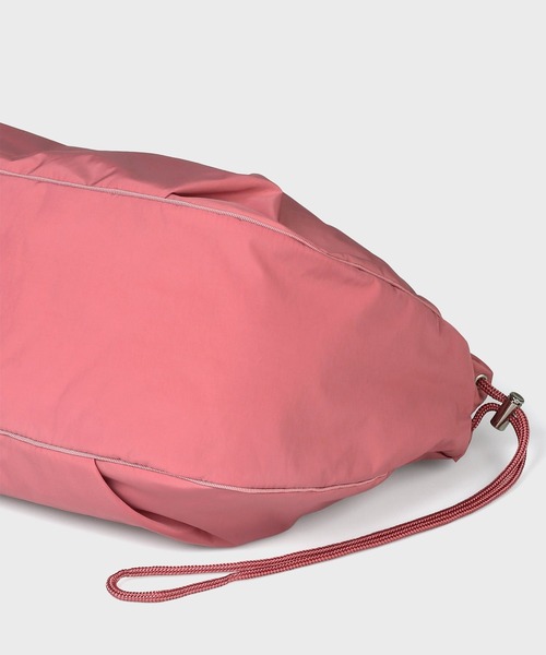 Paul Smith（ポールスミス）の「PSパッファー ショルダーバッグ / 555428 WB180S（ショルダーバッグ・レディース・ローズ/ブラック・FREE）」の5枚目の写真