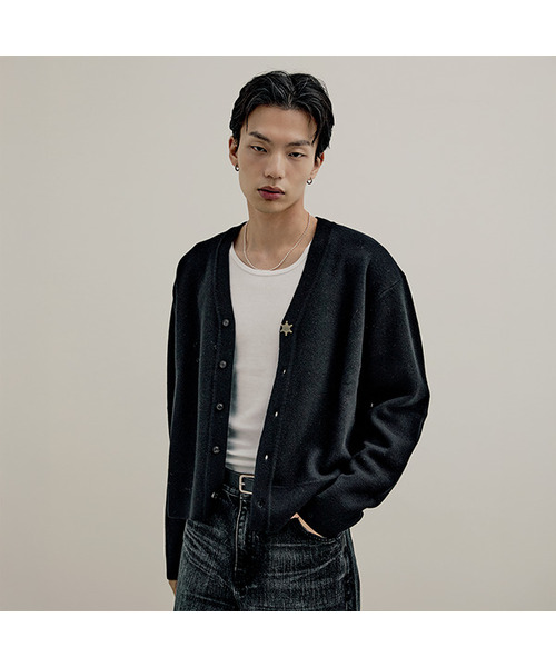 LMOOD(エルムード)の「BRENT ウールクロップドカーディガン (2カラー)(カーディガン/ボレロ・メンズ・ブラック/ダークブラウン/チャコール・44/48/46)」の1枚目の写真