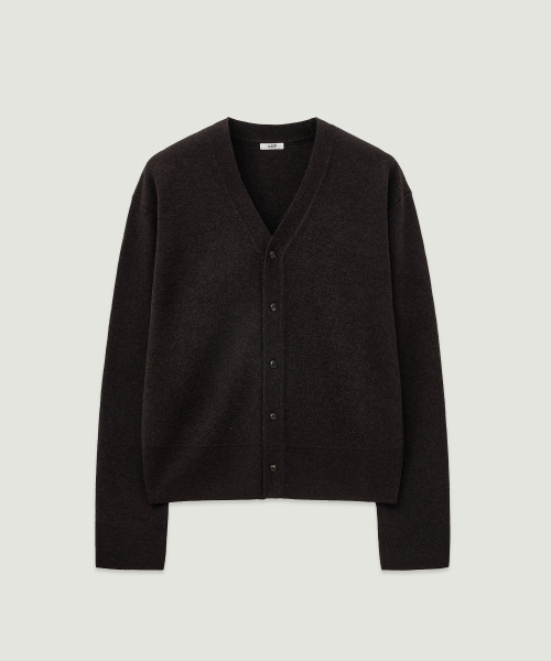 LMOOD(エルムード)の「BRENT ウールクロップドカーディガン (2カラー)(カーディガン/ボレロ・メンズ・ブラック/ダークブラウン/チャコール・44/48/46)」の4枚目の写真