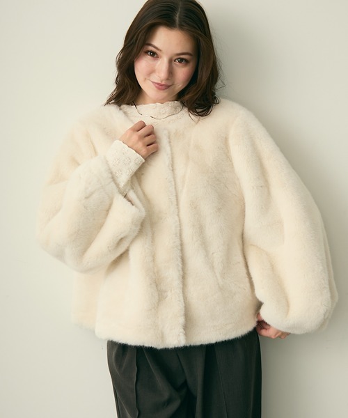 Lunea（ルネア）の「ボリュームファーブルゾン（ブルゾン・レディース・ブラウン/アイボリー/ブラック・FREE）」の4枚目の写真