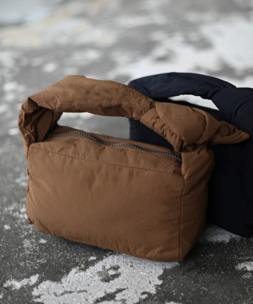 Marient(マリエント)の「Padding Square Mini Bag(ハンドバッグ・レディース・ブラック/ブラウン・FREE)」の1枚目の写真