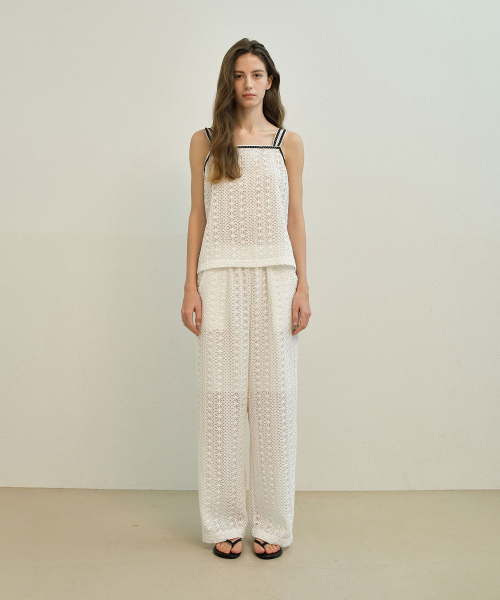 MAYVERU(メイバーユー)の「Cyndi Lace Pants _ Ivory(その他パンツ・レディース・アイボリー・FREE)」の3枚目の写真