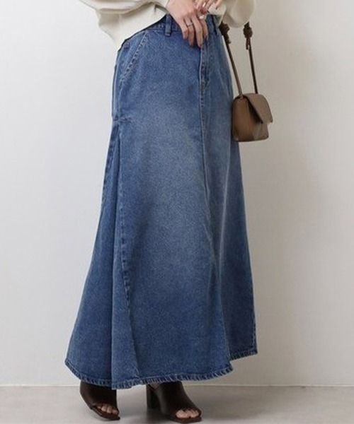 DAY CLOSET(デイ クローゼット)の「【バックゴム有】揺れ感メイクサイドプリーツ。Aラインロングデニムスカート(デニムスカート・レディース・ブルー/インディゴブルー/ネイビー/ブラック・L/M)」の12枚目の写真
