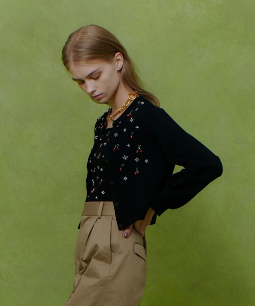 LOULOU WILLOUGHBY（ルルウィルビー）の「【LOULOU WILLOUGHBY】CHERRYビジューカーディガン（カーディガン/ボレロ・レディース・ブラック/サックスブルー/オフホワイト・2）」の17枚目の写真