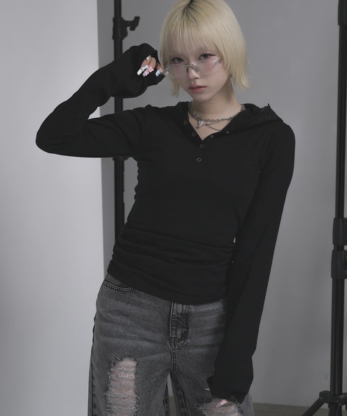 17HR(セブンティーンアワーズ)の「レースフードヘンリーネックロンT(Tシャツ/カットソー・レディース・ブラック/ホワイト・FREE)」の17枚目の写真