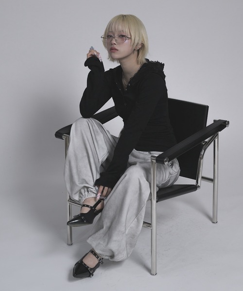 17HR(セブンティーンアワーズ)の「レースフードヘンリーネックロンT(Tシャツ/カットソー・レディース・ブラック/ホワイト・FREE)」の6枚目の写真