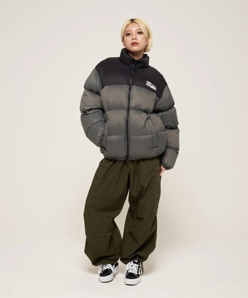 FIRST DOWN(ファーストダウン)の「FIRST DOWN LIGHT BUBBLE DOWN JKT(ファーストダウン ライトバブルダウンジャケット)(ダウンジャケット/コート・メンズ・パープル/グレー/ブラック・MEDIUM/X-LARGE/LARGE)」の15枚目の写真