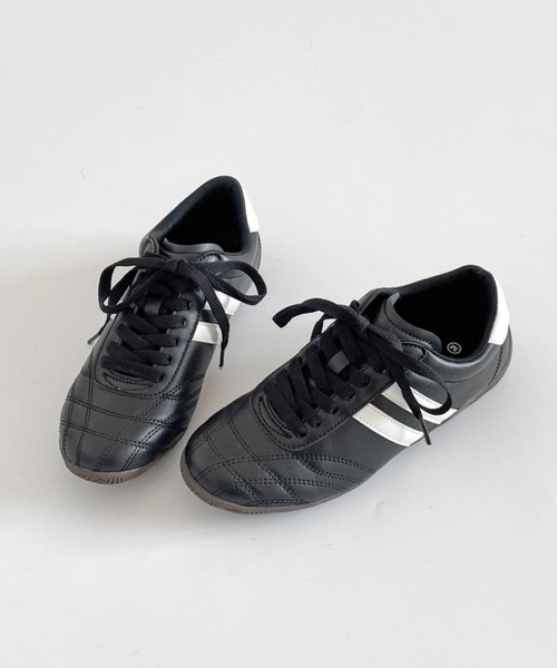Shoes in Closet(シューズインクローゼット)の「超軽量 替え紐サテンリボン & パール付 サイドライン スニーカー 2745(スニーカー・レディース・ブラック/ホワイト×ブラック/ホワイト×グレー・M/S/XL/L)」の21枚目の写真