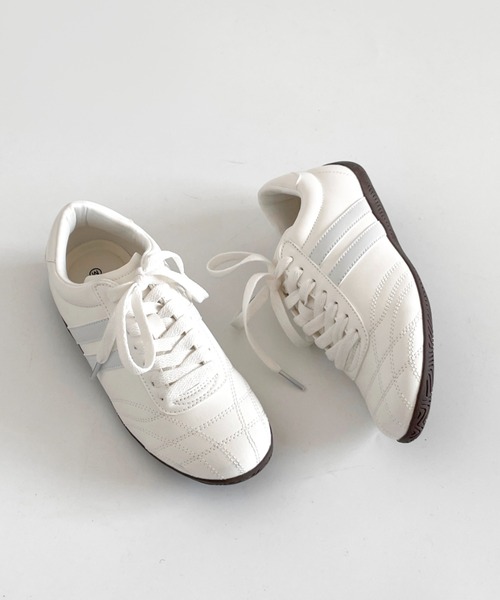 Shoes in Closet(シューズインクローゼット)の「超軽量 替え紐サテンリボン & パール付 サイドライン スニーカー 2745(スニーカー・レディース・ブラック/ホワイト×ブラック/ホワイト×グレー・M/S/XL/L)」の16枚目の写真