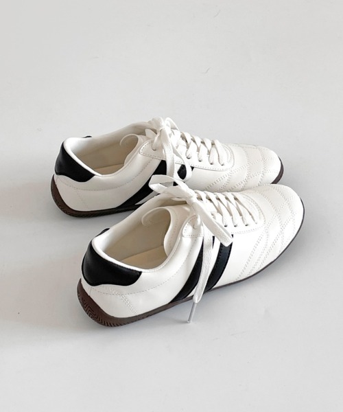 Shoes in Closet(シューズインクローゼット)の「超軽量 替え紐サテンリボン & パール付 サイドライン スニーカー 2745(スニーカー・レディース・ブラック/ホワイト×ブラック/ホワイト×グレー・M/S/XL/L)」の10枚目の写真