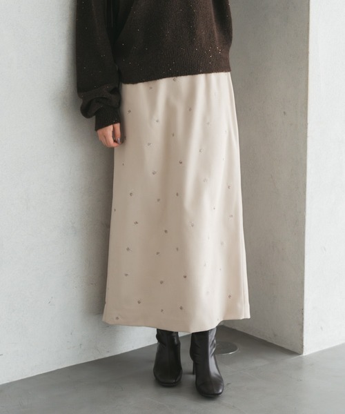 31 Sons de mode(トランテアン ソン ドゥ モード)の「2025秋冬新作 刺繍タイトスカート(スカート・レディース・ブルー/ブラウン/ベージュ・S/M)」の1枚目の写真