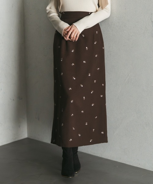 31 Sons de mode(トランテアン ソン ドゥ モード)の「2025秋冬新作 刺繍タイトスカート(スカート・レディース・ブルー/ブラウン/ベージュ・S/M)」の2枚目の写真