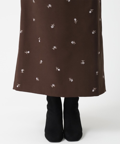 31 Sons de mode(トランテアン ソン ドゥ モード)の「2025秋冬新作 刺繍タイトスカート(スカート・レディース・ブルー/ブラウン/ベージュ・S/M)」の15枚目の写真