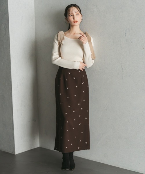 31 Sons de mode(トランテアン ソン ドゥ モード)の「2025秋冬新作 刺繍タイトスカート(スカート・レディース・ブルー/ブラウン/ベージュ・S/M)」の17枚目の写真